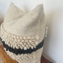 Cargar imagen en el visor de la galería, Funda cojín &quot;Karen&quot;
